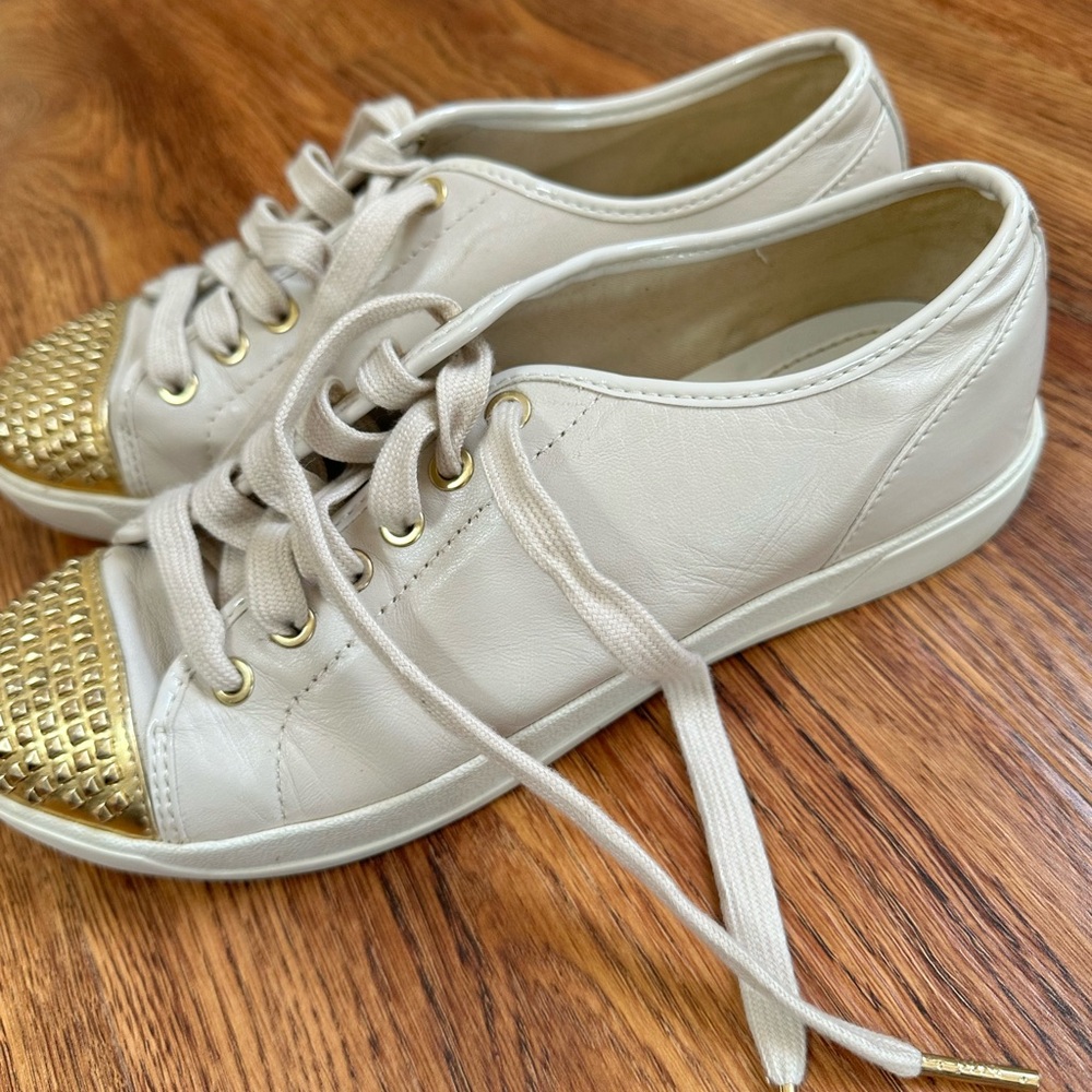 Michael Kors Sneakers - Picture 3 of 9